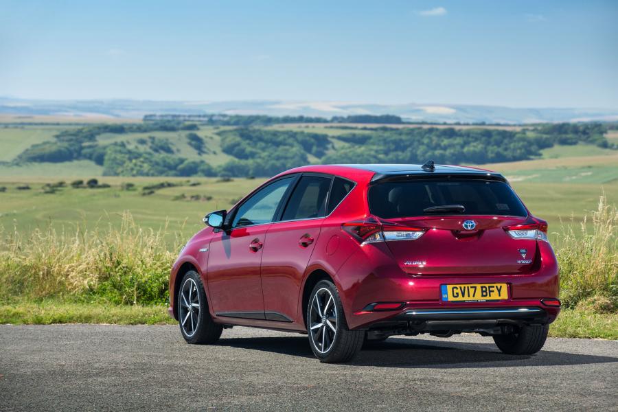  Toyota Auris Hybrid GB25 2017 года  (UK) (фото 12 из 46)